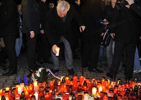 Prezident Milo Zeman se v ptek veer krtce zastavil v Uherskm Brod.