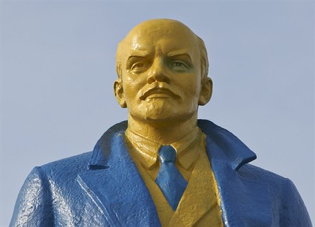 Lenin v ukrajinských barvách.