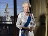 Stabilizaní prvek. Britská královna Albta II. na oficiálním portrétu z...
