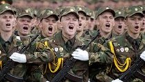 Vojensk pehldka v Minsku pi pleitosti Dne nezvislosti.