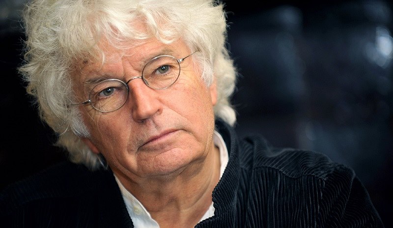 Re�isér Jean-Jacques Annaud.