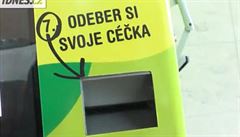 Vhodte lahev, vypadnou cka. Na letiti maj speciln automat