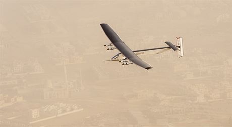 Letoun Solar Impulse 2 vzlétl na cestu kolem svta