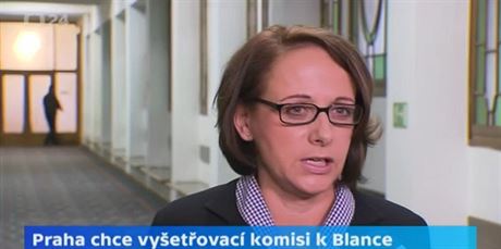 Adriana Krnáová pi svém projevu k vyetovací komisi tunelu Blanka.