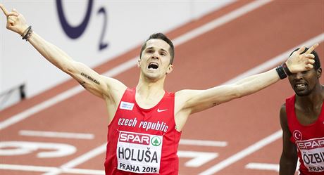 Jakub Holua získal zlato na halovém ME v Praze.