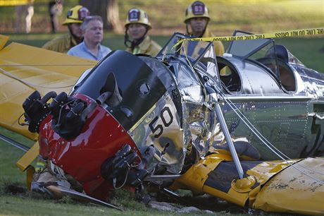 Harrison Ford se zranil pi tvrten nehod malho sportovnho letadla, s...