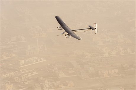 Letoun Solar Impulse 2 vzlétl na cestu kolem svta