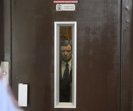 Fotografie roku 2013: David Rath obalovaný z korupce pichází k hlavnímu...