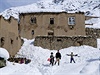 Pády lavin v Afghánistánu: Ne pro vechny je sníh pohromou