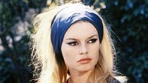 Brigitte Bardotov modrobl triko proslavila.