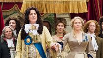 Alan Rickman (uprostřed) jako král Ludvík IV. a Kate Winslet jako Sabine De...