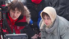 Aneta Langerová (vpravo) s re�isérkou Martou Novákovou p�i natá�ení filmu 8...