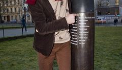 Ondej Kobza se svým poeziomatem.