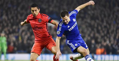 Marquinhos (vlevo) vs. Cesar Azpilicueta.