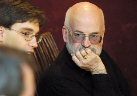 Britsk spisovatel Terry Pratchett v roce 2001.