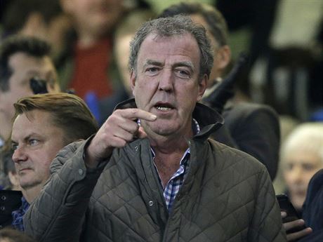 Modertor Jeremy Clarkson zavtal 11. bezna na zpas fotbalov Ligy mistr...