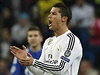 Cristiano Ronaldo bhem zápasu Ligy mistr proti Schalke.