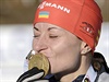 Valj Semerenková se zlatou medailí.