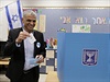 Moe Kalon, bývalý len Netanjahuova Likudu a nyní pedseda stedopravé strany...