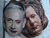 Volební rekvizity: masky Benjamina Netanjahua (Likud) a Jichcaka Herzoga...