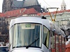 Tramvaj 14T s designem Porsche od firmy koda Transportation jezdí v Praze od...