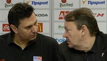 Trenér hokejové reprezentace Vladimír Růžička (vlevo) a prezident Českého svazu...