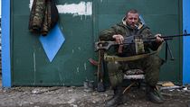 Ozbrojen prorusk povstalec v Luhansk oblasti.