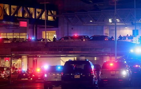 Policejní hlídky po útoku obklíčili letiště v New Orleans