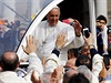 Pape Frantiek v papamobilu