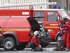 Francouztí hasii se pipravují ke vzletu v Digne-les-Bains.