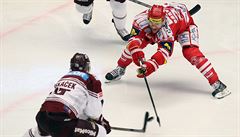 První zápas semifinále play off 1. ligy ledního hokeje: HC Ocelá�i T�inec - HC...