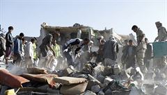 Letectvo Saúdské Arábie zahájilo bombardování Jemenu. Obyvatelé Saná pátrají v...