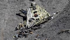 Rodiny obětí letu Germanwings se zlobí. Stále nemohou pohřbít své blízké