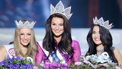 Česká Miss 2015 Nikol Švantnerová s Karolínou Mališovou (vlevo) a Andreou...