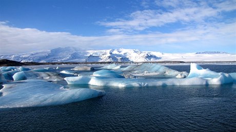 Jezero Jökulsárlón na jiním pobeí Islandu.