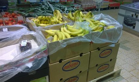 Banány z Kolumbie v prodejn Lidl na praské Zbraslavi. V podobných krabicích...