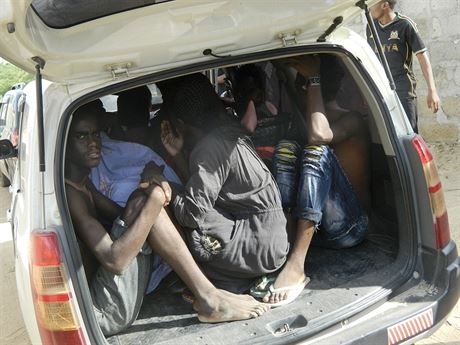Islamistick milice abb pepadly univerzitu v Garisse na severovchod Keni,...