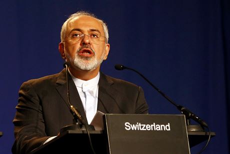 Íránský ministr zahranií Mohammad Davád Zaríf  pi jednání ve výcarském...