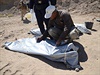 Masové hroby v Tikrítu mohou ukrývat ostatky a 1700 zavradných lidí.