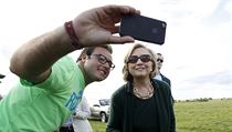 Politička Hillary Clintonová pózuje v v americkém státě Iowa.