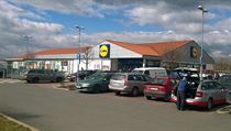 Prodejna Lidl na prask Zbraslavi, kde 2. dubna 2015 objevili pes 100...