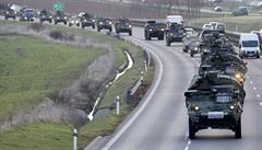 Americký konvoj opou�tí území �eské republiky.