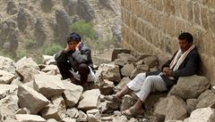 Yahya Haseen Al- Okeshe a jeho bratr p�e�ili.