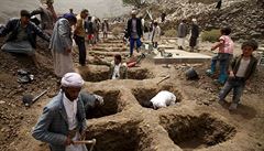 Al-Káida postupuje rozvráceným Jemenem, těží z chaosu války