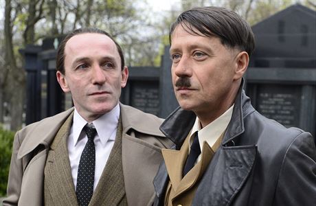 Pavel Kí jako Adolf Hitler, rakouský herec Karl Markovics jako íský ministr...