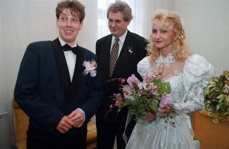 Stanislav Gross na sv druh svatb v noru 1996. Vzal si rku Bobysudovou.Za...