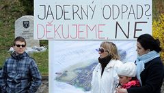 V Lodhéov na Jindichohradecku proti výstavb jaderného úloit protestovalo...