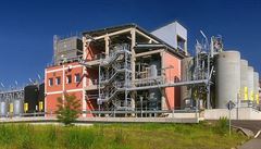 Spolek pro chemickou a hutní výrobu v Ústí nad Labem.