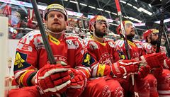 Skleslá lavi�ka T�ince. Zleva Martin Adamský a Erik Hr�a (T�inec).