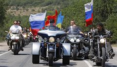 Putinovi motorki se chystaj do ech. O Non vlky se u zajm policie